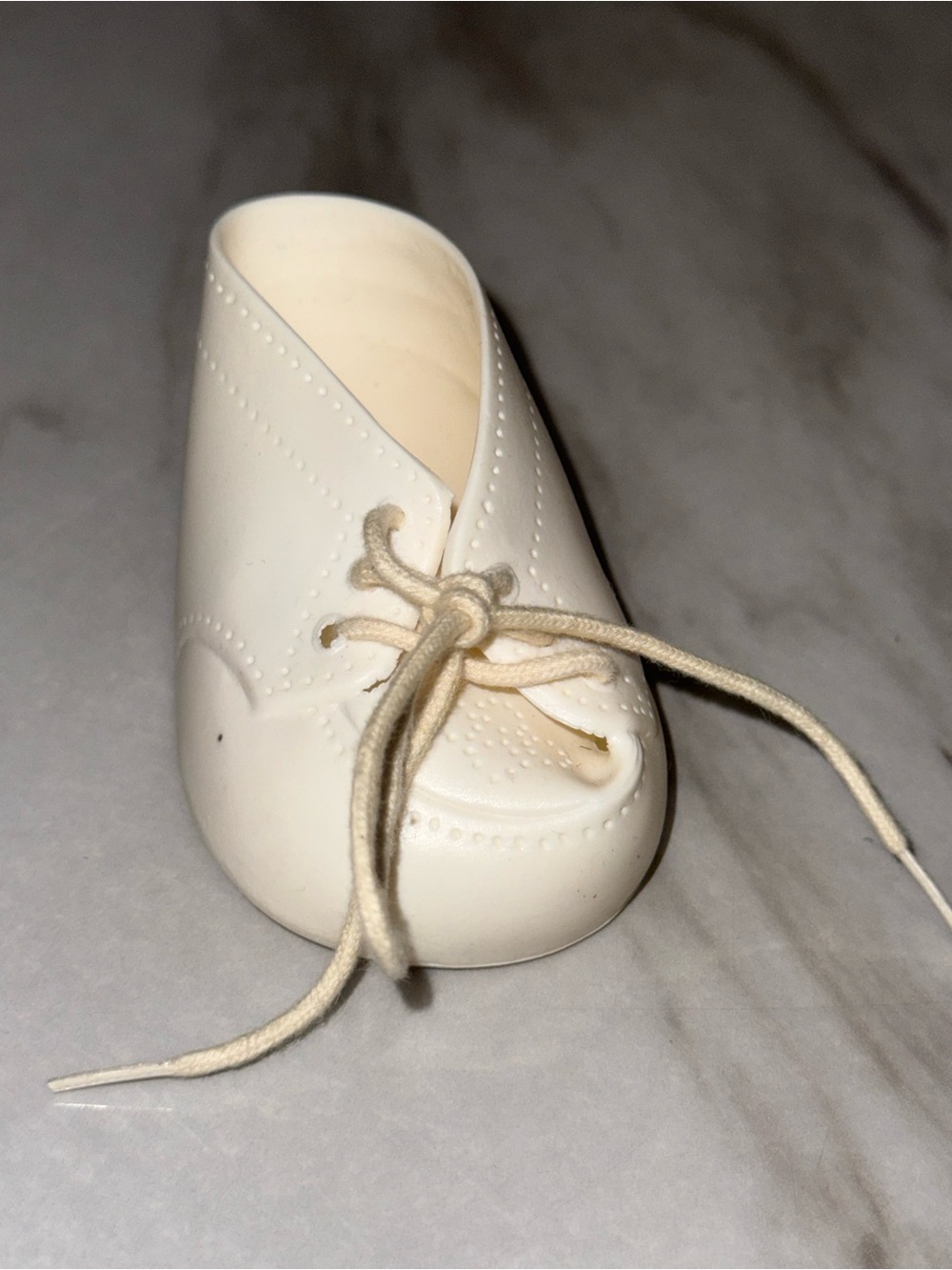Cabbage patch kids 1 white tennis shoe
